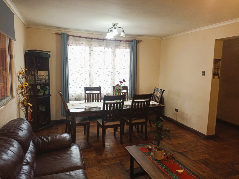 Excelente Ubicación Casa Con Posibilidad de Local Comercial