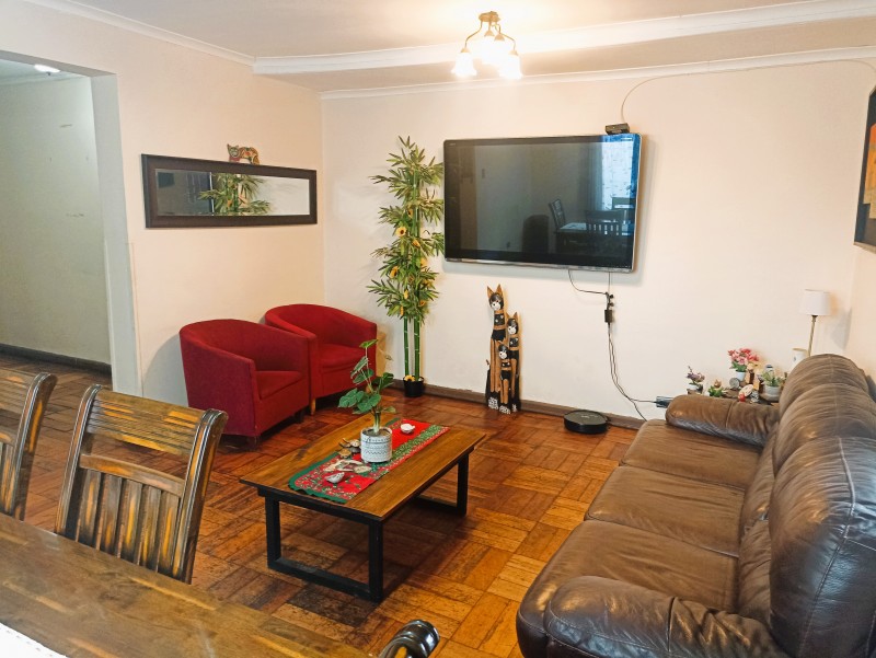 Excelente Ubicación Casa Con Posibilidad de Local Comercial