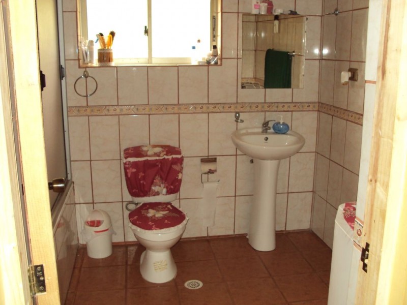Vendo Casa en Parcela de 5,8 Has., Vara Gruesa Linares.