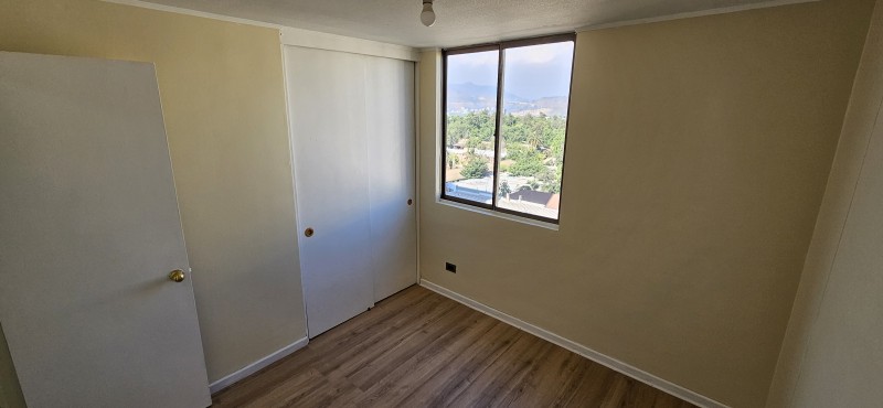 Depto 3D/2B Remodelado Con Vista Al Cerro, Metro Hospitales