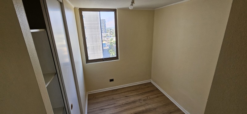 Depto 3D/2B Remodelado Con Vista Al Cerro, Metro Hospitales