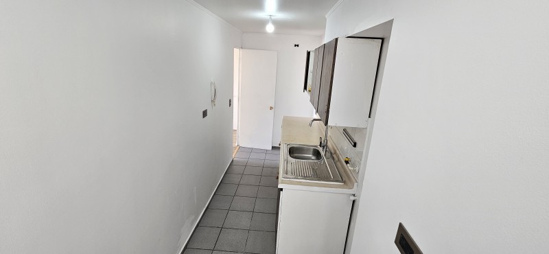 Depto 3D/2B Remodelado Con Vista Al Cerro, Metro Hospitales