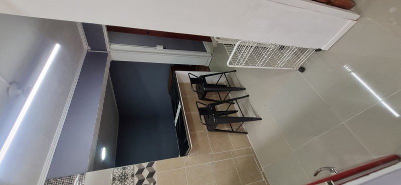 Inversión Inmobiliaria: 1 Casa + Loft + 5 Habit. Privadas