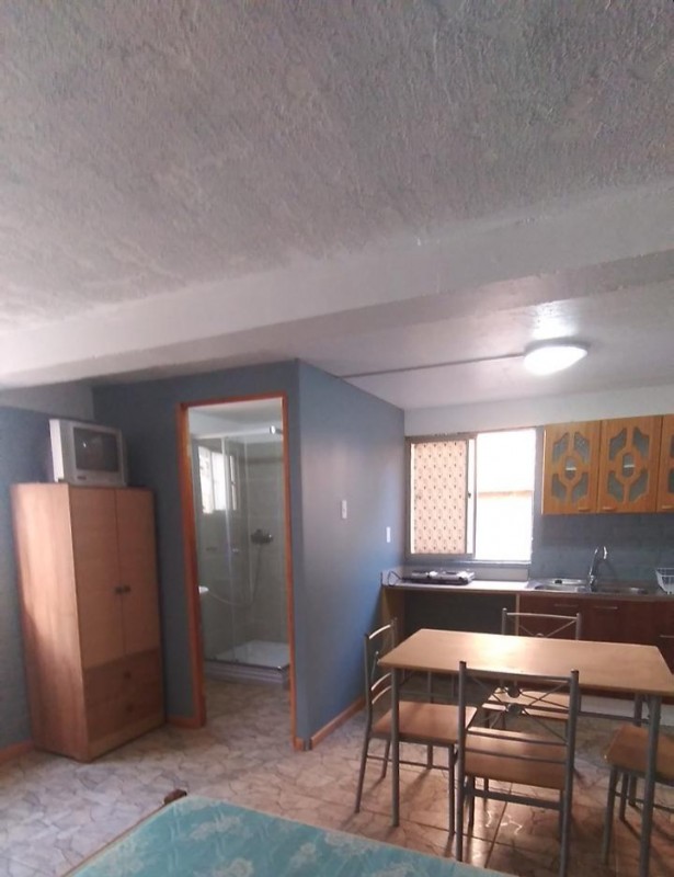 Inversión Inmobiliaria: 1 Casa + Loft + 5 Habit. Privadas