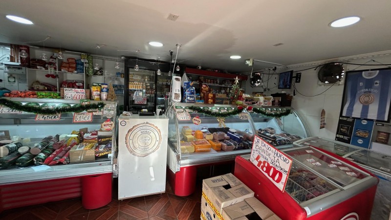 Se Vende Departamento Con Local Comercial en Maipu