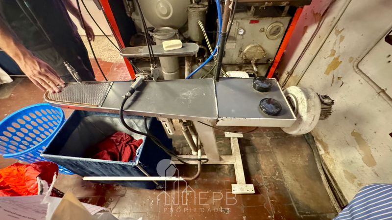 Derecho de Llave de Lavandería y Lavaseco Semi Industrial