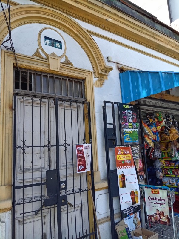 Casa Con Dos Locales Comerciales Excelente Ubicacion
