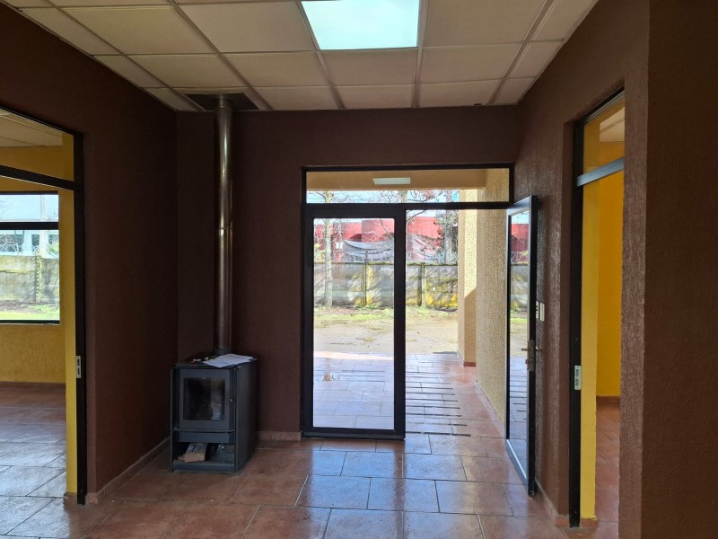 Propiedad Con Oficinas de 100 M2 y Bodega de 306 M2.