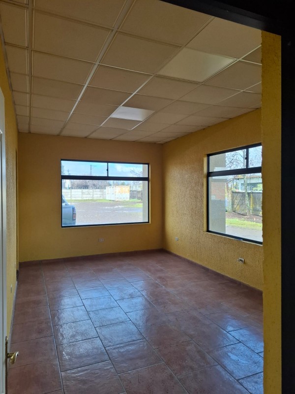 Propiedad Con Oficinas de 100 M2 y Bodega de 306 M2.