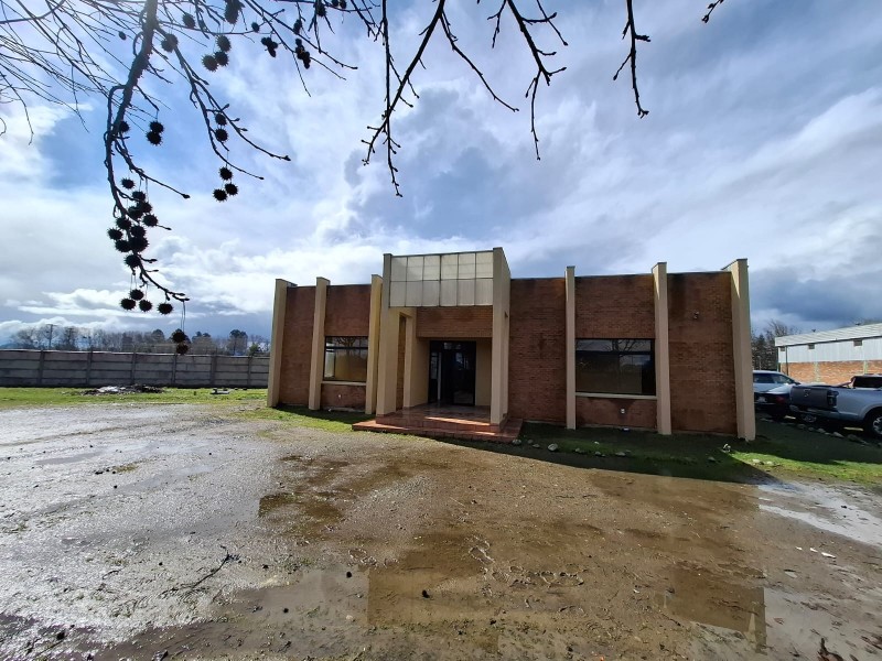 Propiedad Con Oficinas de 100 M2 y Bodega de 306 M2.