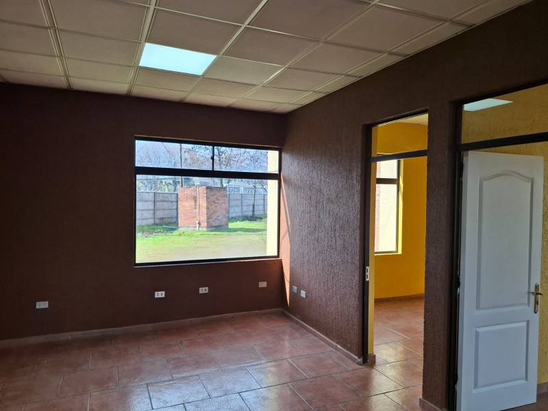 Propiedad Con Oficinas de 100 M2 y Bodega de 306 M2.