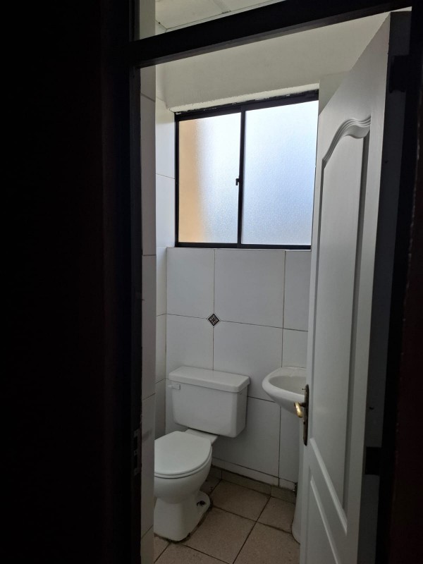 Propiedad Con Oficinas de 100 M2 y Bodega de 306 M2.