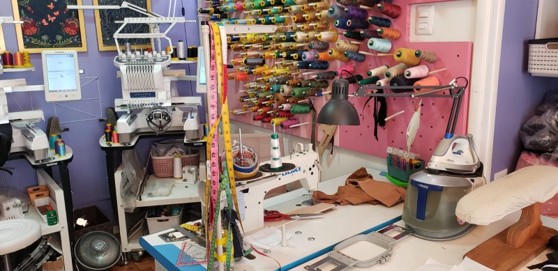 Local Bordados y Reparacion Ropa - Excelente Ubicacion !