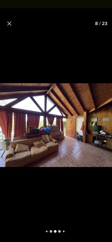 Gran Cabaña Con Piscina, Terraza y Muchos Árboles y Pájaros