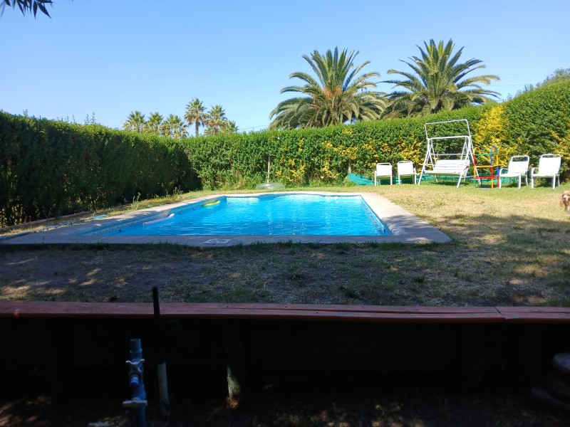 Gran Cabaña Con Piscina, Terraza y Muchos Árboles y Pájaros