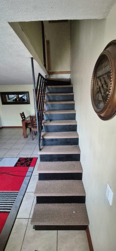 Se Vende Casa en Floresta 3, Hualpe, Excelente Ubicación