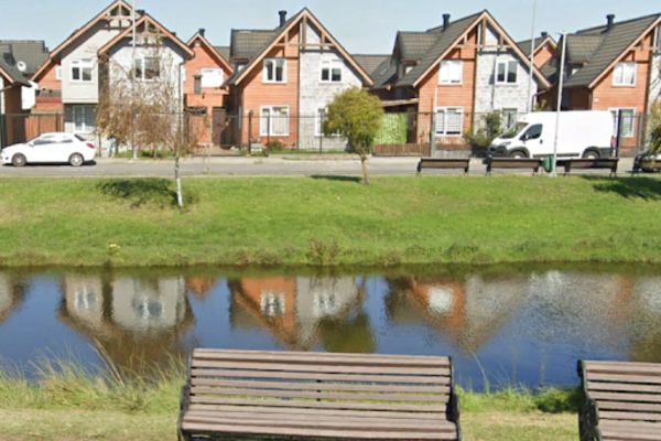 Cómoda Casa en Seguro y Exclusivo Condominio en Talcahuano.