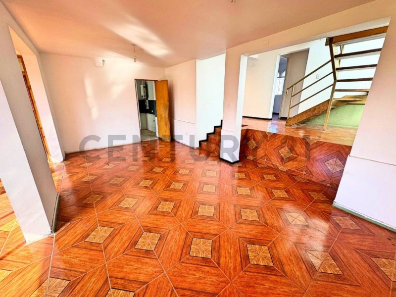 Amplia Propiedad Con Potencial Comercial - Vende Dueño