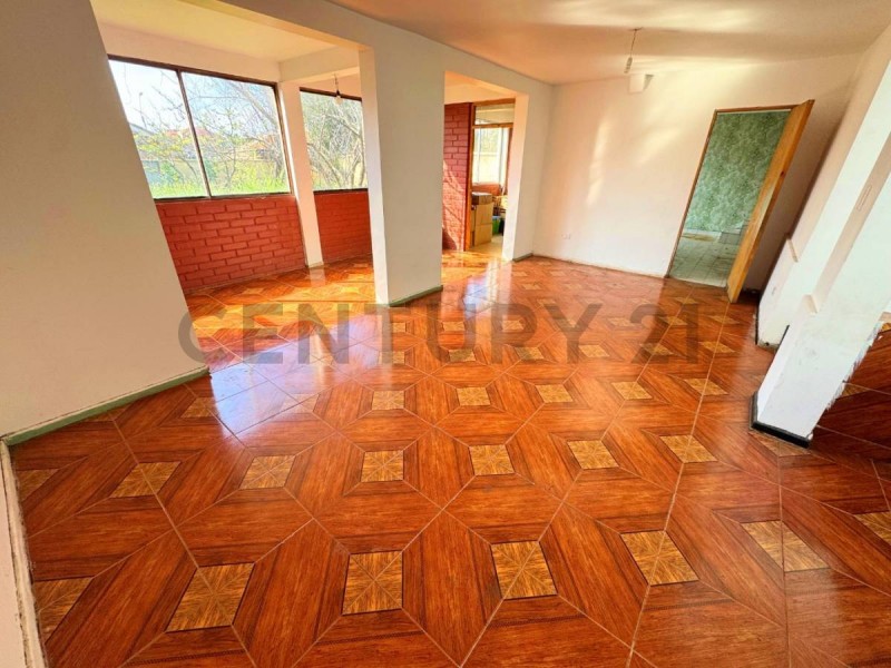 Amplia Propiedad Con Potencial Comercial - Vende Dueño