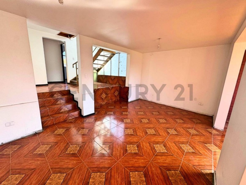 Amplia Propiedad Con Potencial Comercial - Vende Dueño
