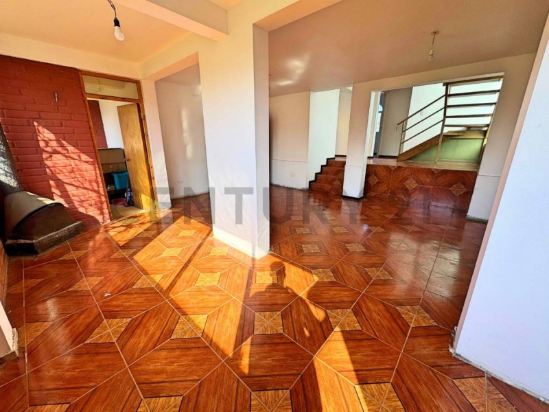 Amplia Propiedad Con Potencial Comercial - Vende Dueño