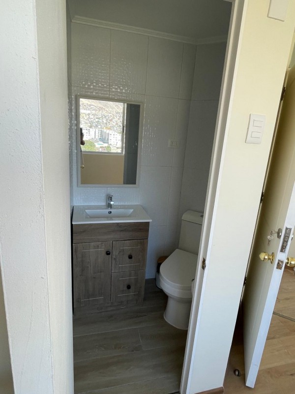 Vendo Departamento, Excelente Ubicación, Av. Iquique N° 3757