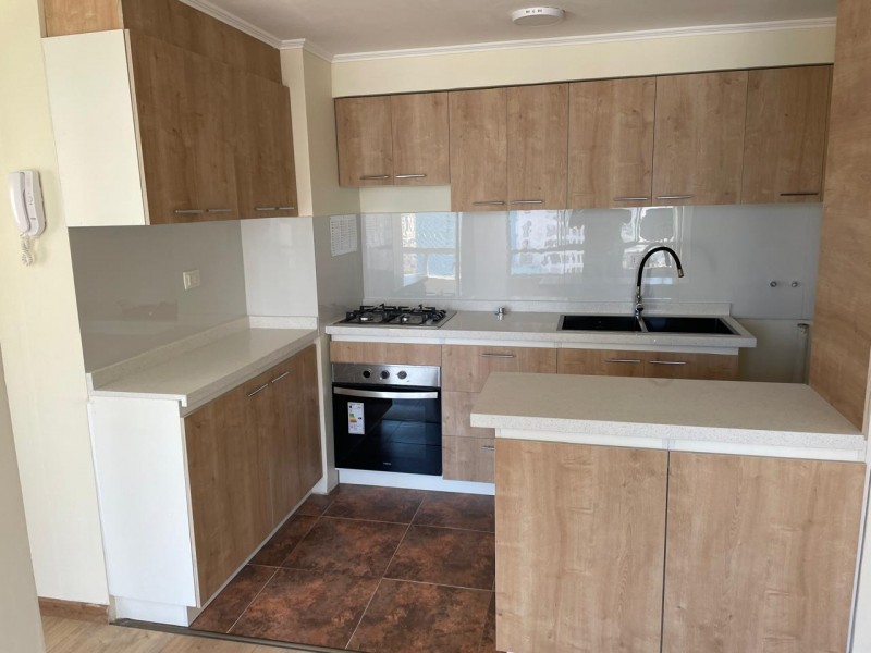 Vendo Departamento, Excelente Ubicación, Av. Iquique N° 3757