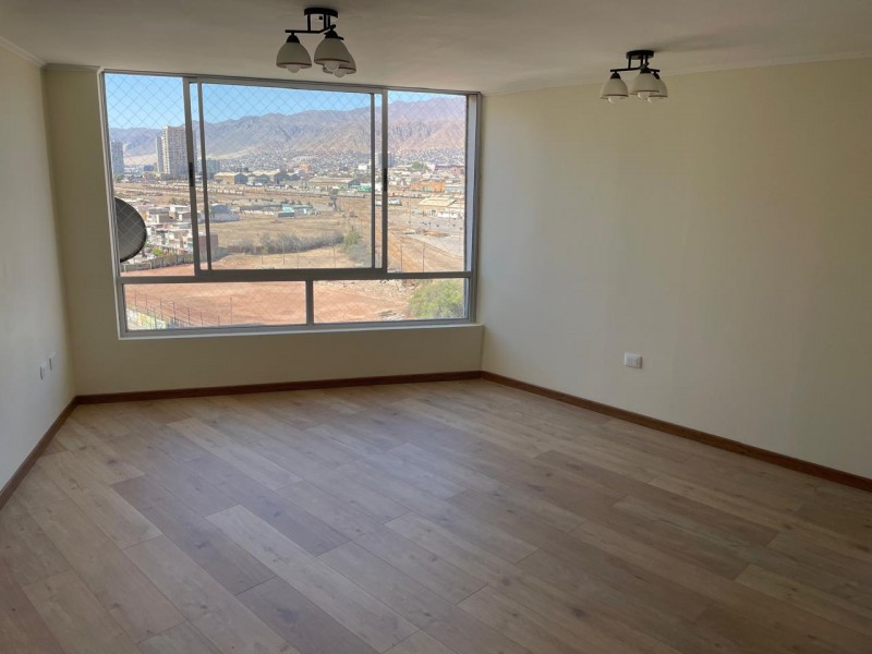 Vendo Departamento, Excelente Ubicación, Av. Iquique N° 3757