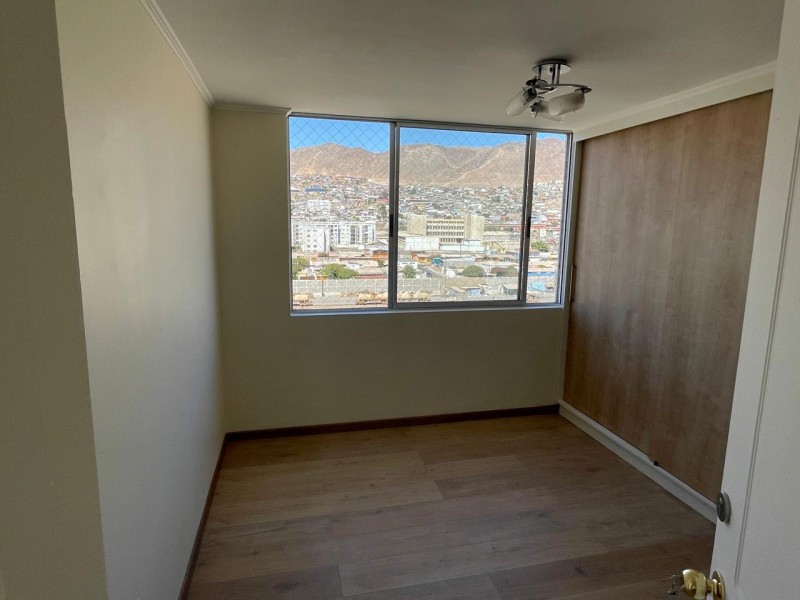 Vendo Departamento, Excelente Ubicación, Av. Iquique N° 3757