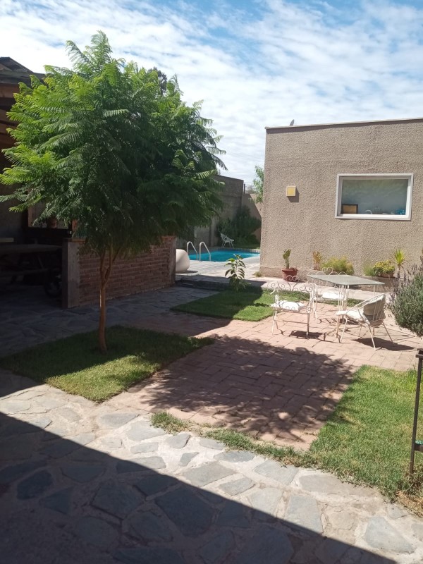 Casa en Venta – Calera de Tango Piscina – Quincho