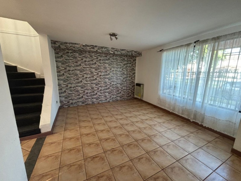 Casa en Barrio Tranquilo de Maipú, Ideal para Familia
