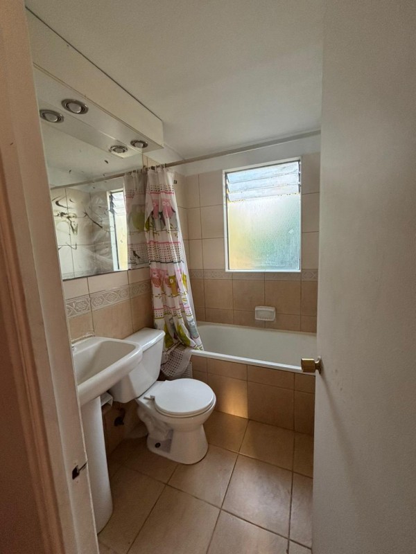 Casa en Barrio Tranquilo de Maipú, Ideal para Familia