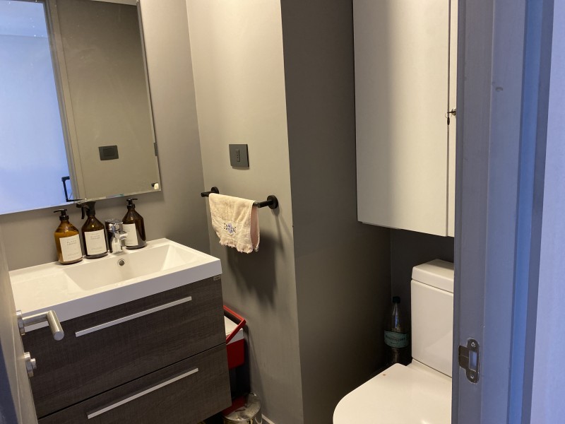 Se Arrienda Oficina Con un Box, Sala Espera y Baño Privado.