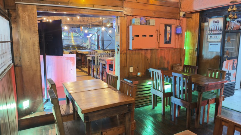 Restaurante Con Patente de Alcohol en la Reina