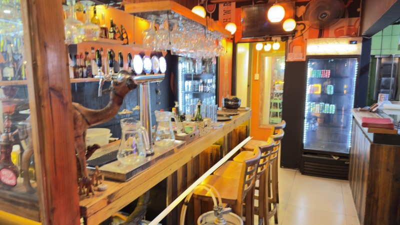 Restaurante Con Patente de Alcohol en la Reina