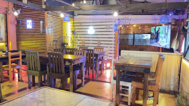 Restaurante Con Patente de Alcohol en la Reina