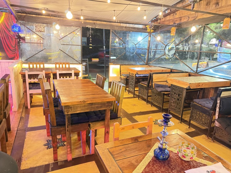 Restaurante Con Patente de Alcohol en la Reina