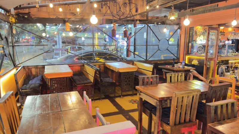 Restaurante Con Patente de Alcohol en la Reina
