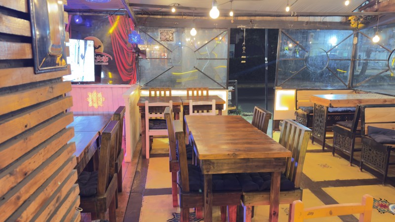Restaurante Con Patente de Alcohol en la Reina