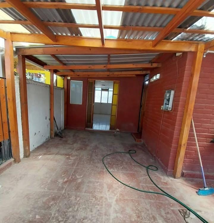 Se Vende Casa A Pasos de Metro Protectora de la Infancia