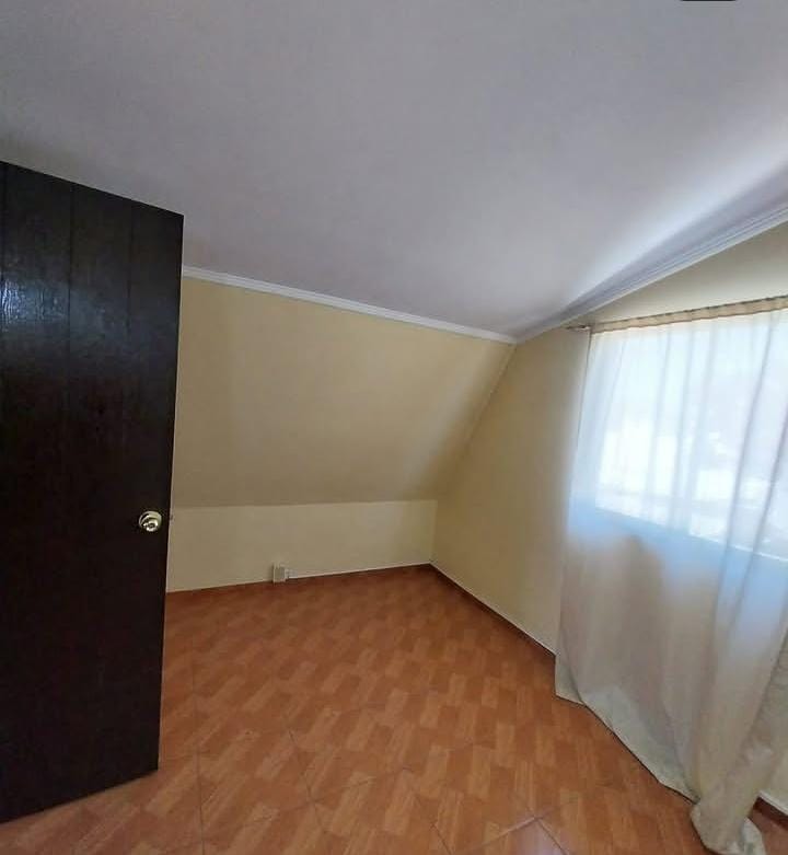 Se Vende Casa A Pasos de Metro Protectora de la Infancia
