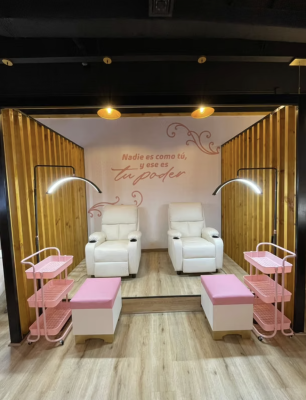 Derecho A Llave Salón de Belleza en Funcionamiento