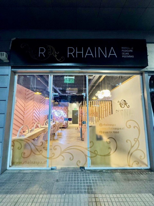 Fotografía de Derecho A Llave Salón de Belleza en Funcionamiento