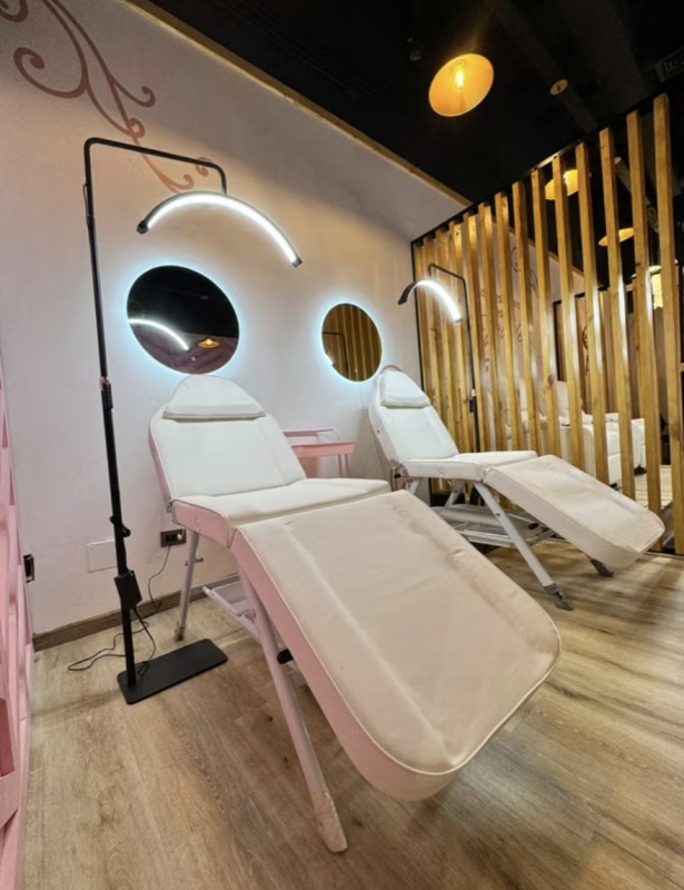 Derecho A Llave Salón de Belleza en Funcionamiento