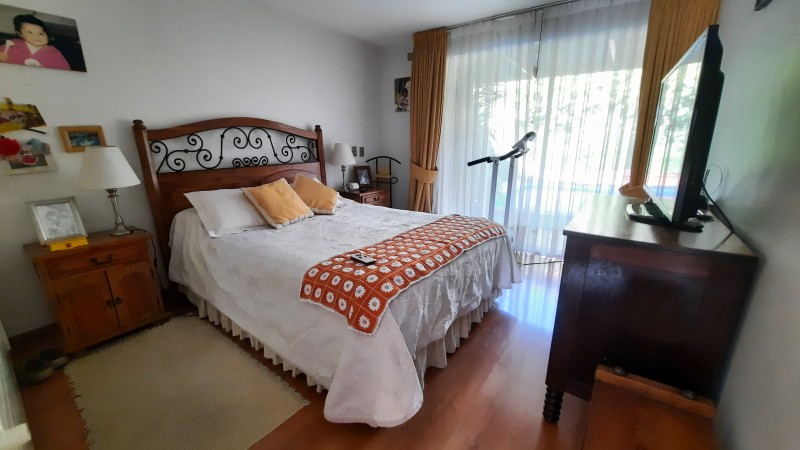 Casa 4 Dormitorios, 4 Baños, 2 Estacionamientos, Dueño
