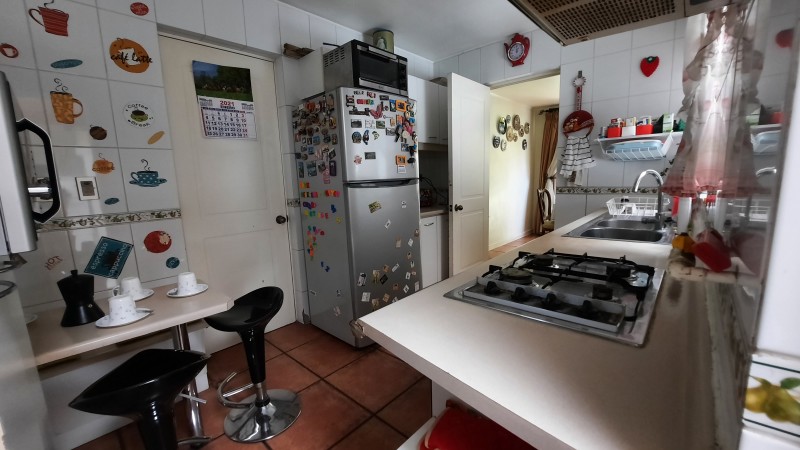 Casa 4 Dormitorios, 4 Baños, 2 Estacionamientos, Dueño
