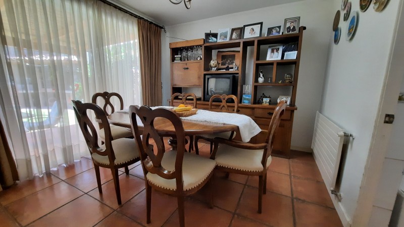 Casa 4 Dormitorios, 4 Baños, 2 Estacionamientos, Dueño