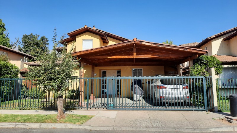 Casa 4 Dormitorios, 4 Baños, 2 Estacionamientos, Dueño