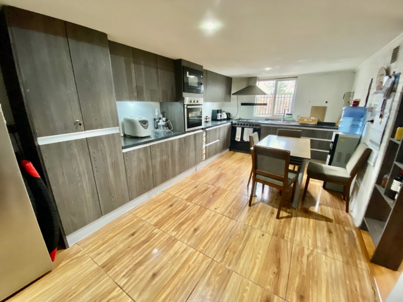 Amplia Casa 3D2B, Larapinta, Lampa