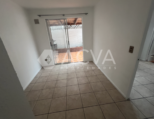 Dueño Vende Casa Dos Pisos Pareada en Condominio Monte Verde
